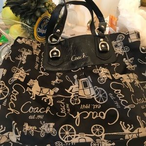 Coach purse with shoulder handle